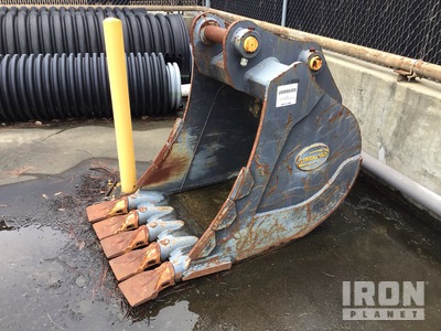 Strickland 36 in Digging Excavator Bucket - Fits Komatsu PC200