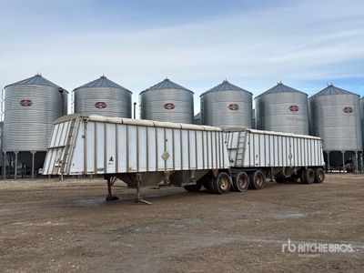 1993 Merritt 28 ft Super B-Train Grain Trailer