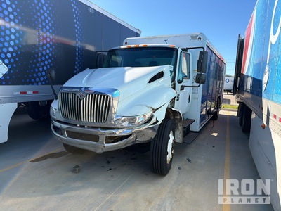 2002 International 4x2 12 Bay Beverage Truck