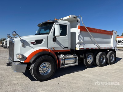 2017 Peterbilt 567 8x4 Camion à benne basculante Tridem