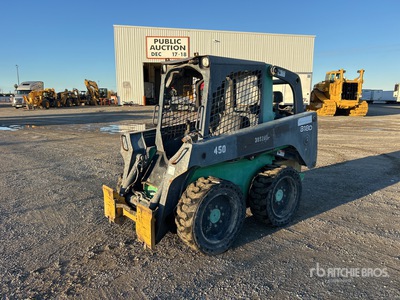 2012 John Deere 318D Minicargadora