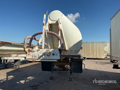 1979 Fruehauf HEB-F2-J 1100 cft T/A Pneumatic Bulk Trailer