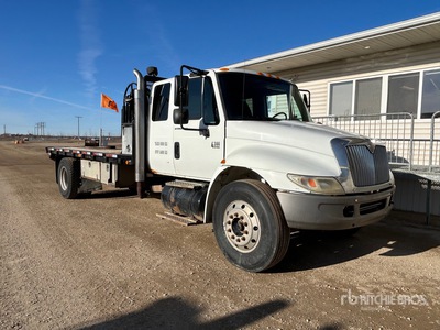 2004 International 4300 4x2 Flatbed Truck