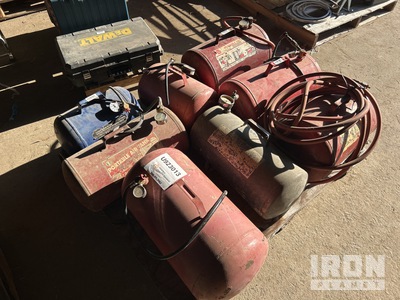 Quantity of (8) Portable Air Tanks Varios, herramientas manuales