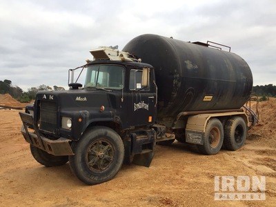 1979 (unverified) Mack RM 6x4 Water Truck