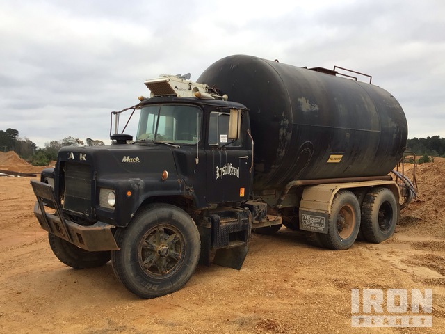 1977 Mack RM 6x4 Water Truck in Crystal Springs, Mississippi, United ...