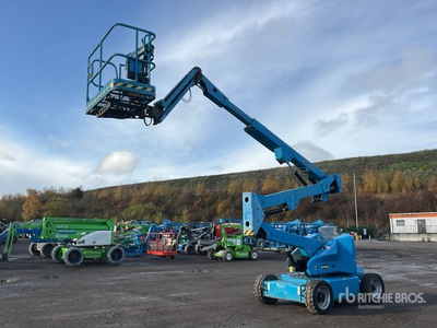 2012 JLG M450AJ 2WD Hybrid رافعة بذراع
