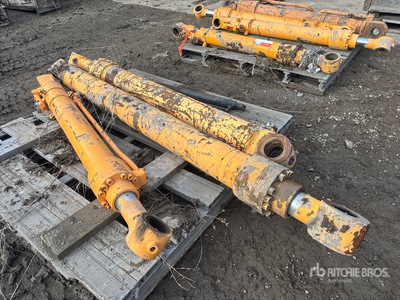 Quantity of (3) Hydraulic Cilindro