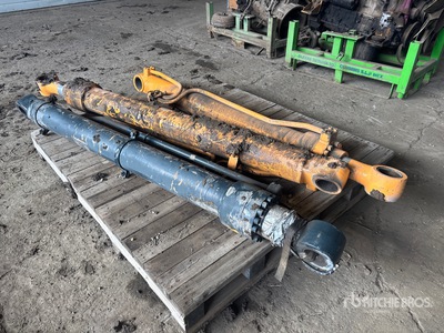 Quantity of (3) Hydraulic Cilindro