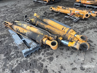 Quantity of (4) Hydraulic Boom Cilindro