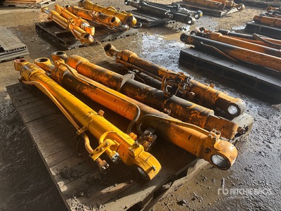 Quantity of (4) Hydraulic Zylinder