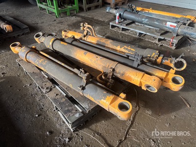 Quantity of (4) Hydraulic Cilinder