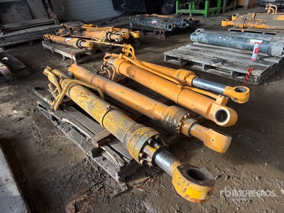 Quantity of (4) Hydraulic Boom Cilindro
