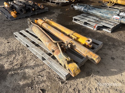 Quantity of (3) Hydraulic Zylinder