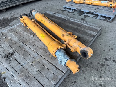 Quantity of (2) Hydraulic Bucket Cilindro