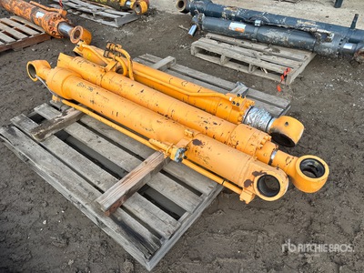 Quantity of (3) Hydraulic Zylinder