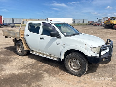 2012 Mitsubishi Triton 4x4 Dual Cab بيك اب