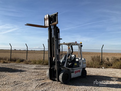 2015 Nissan YG1D2A32Q Heftruck