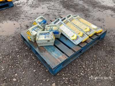 Quantity of (4) CAT4 with Generator Veiligheidsbenodigdheden