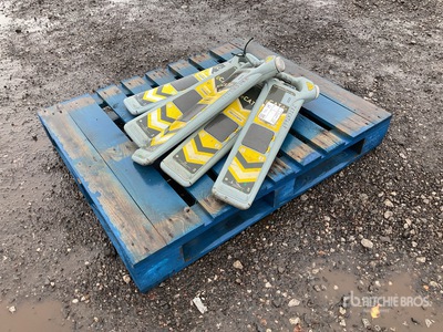 Quantity of (5) CAT4 Veiligheidsbenodigdheden