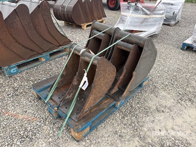 Quantity of (6) Bucket