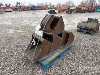 Quantity of (6) Bucket