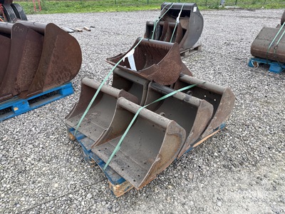 Quantity of (7) Bucket