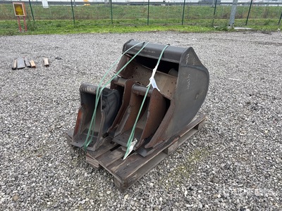 Quantity of (7) Bucket