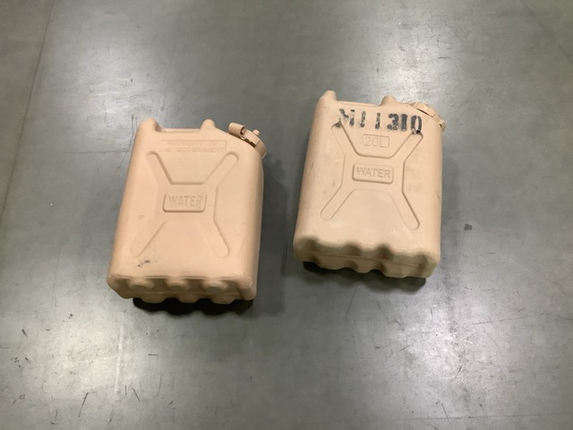 (24) Plastic Water Cans