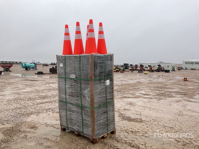 2025 TL C-70P Qty of (270) Cônes d'autoroute (Unused)