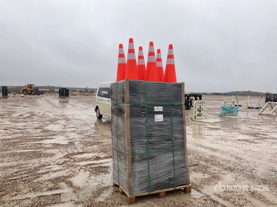 2025 TL C-70P Qty of (270) Cônes d'autoroute (Unused)