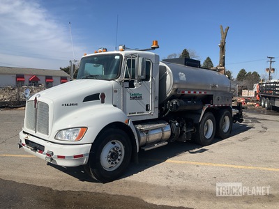 2012 Etnyre S5866 1800 gal on 2013 Kenworth T370 6x4 Asphalt Distributor Truck