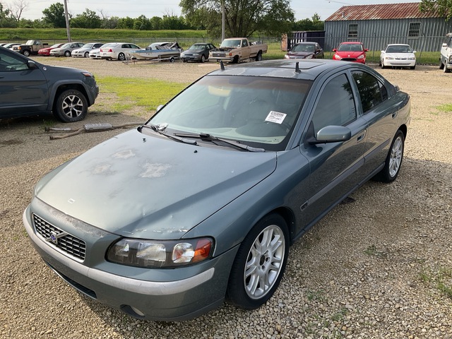 2004 Volvo S60 Sedan 2004 Volvo S60 Sedan