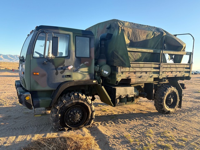 2003 Stewart & Stevenson M1078A1 LMTV 4x4 Cargo Truck 2003 Stewart & Stevenson M1078A1 LMTV 4x4 Cargo Truck