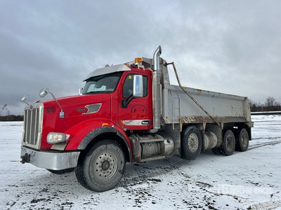 2018 Peterbilt 579 8x4 Tri/A Camión dumper