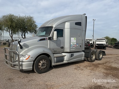 2016 Kenworth T680 6x4 Ciągnik siodłowy T/A z kabiną sypialną