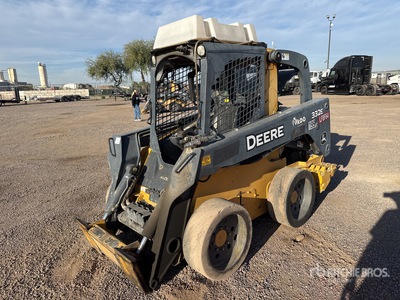 2015 John Deere 332E Kompaktlader