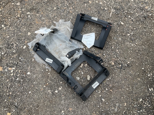 (3) Retaining Fixtures