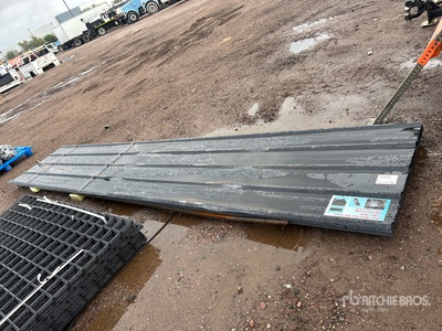 Quantity of (30) Black Metal Roof Panels 16 Ft X 3 Ft Varios otros (Unused)