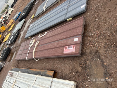 Quantity of (70) Brown Metal Roof Panels 12 Ft X 3 Ft Varios otros (Unused)