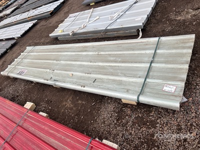 Quantity of (30) Clear Corrugated Polycarbonate Roof Panel 12 ft x 3 ft Varios otros (Unused)