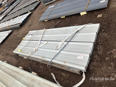 Quantity of (70) White Metal Roof Panels 8 Ft X 3 Ft Varios otros (Unused)