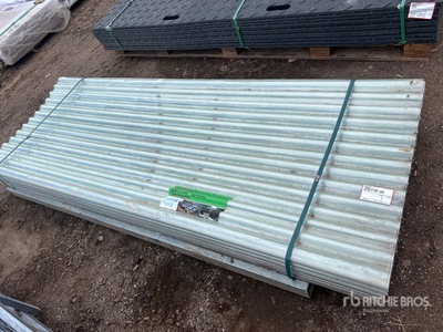 Quantity of (100) Clear Polycarbonate Roof Panel 8 Ft X 3 Ft Varios otros (Unused)