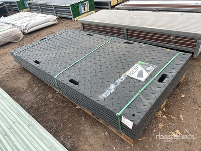 Quantity of (12) 8 Ft X 4 Ft Ground Protection Road Tappeti per stabilizzatori