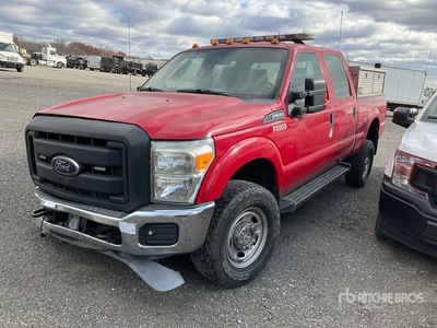 2013 Ford F-350 4x4 Crew Cab بيك اب (Inoperable)