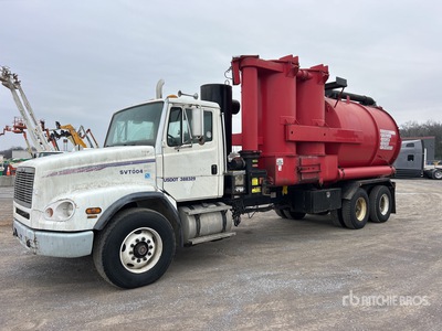 Super Sucker on 2002 Freightliner FL112 6x4 ハイドロバキュームトラック