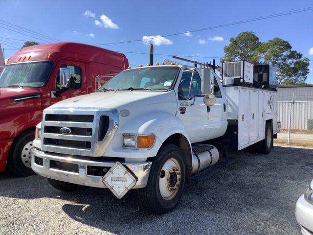 2012 Ford F-750 XLT 4x2 Crew Cab Service Truck (Inoperable)