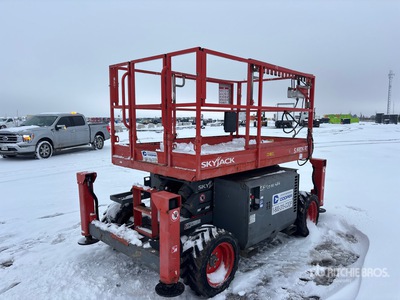 2018 Skyjack SJ6826 RT 4x4 Dual Fuel Scissor Lift