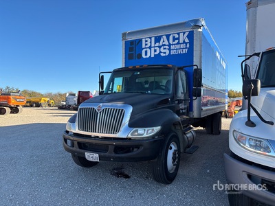 2016 International 4300 4x2 Gesloten vrachtwagen