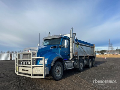 2021 Kenworth T880 8x4 Tri/A Dump Truck